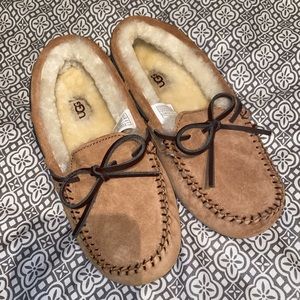 Ugg moccasins “Dakota slippers” brand new